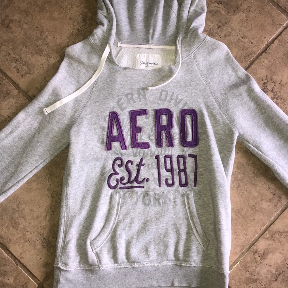 Aeropostale grey sweatshirt